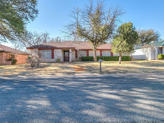 3rd image of 3209 Sierra Dr