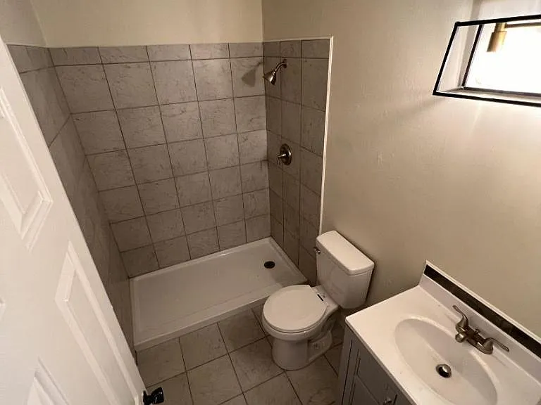 19 N 4th St #2R — Photo 8