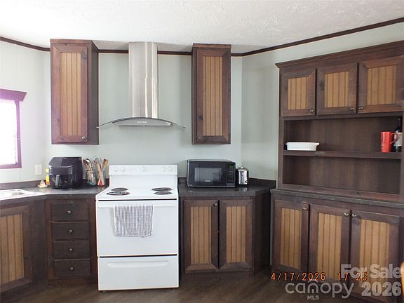 3rd image of 3202 Mount Prospect Rd