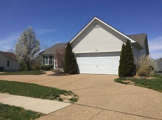 7011 Whisper Creek Dr, Wentzville, MO 63385