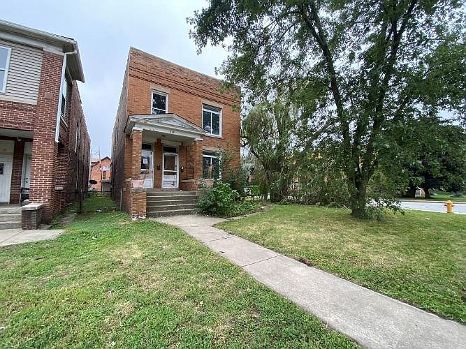 1st image of 919 W 144th St