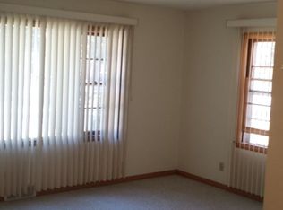 717 E Henry Clay St APT 1, Whitefish Bay, WI 53217