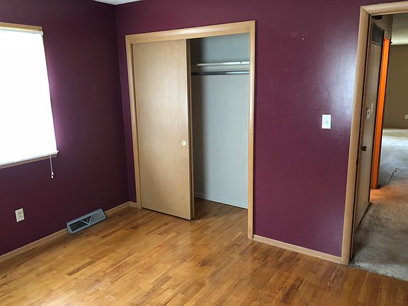5th image of 206 S Park St