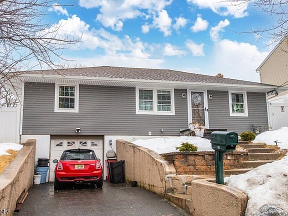 2nd image of 127 Dukes Rd