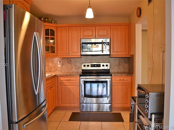 4th image of 1200 NE Miami Gardens Dr APT 419W
