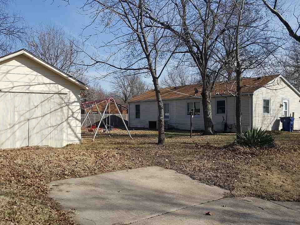2nd image of 100 Zella St