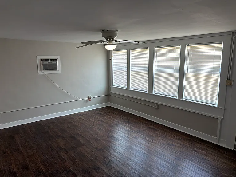 1022 W Main St #1 — Photo 10