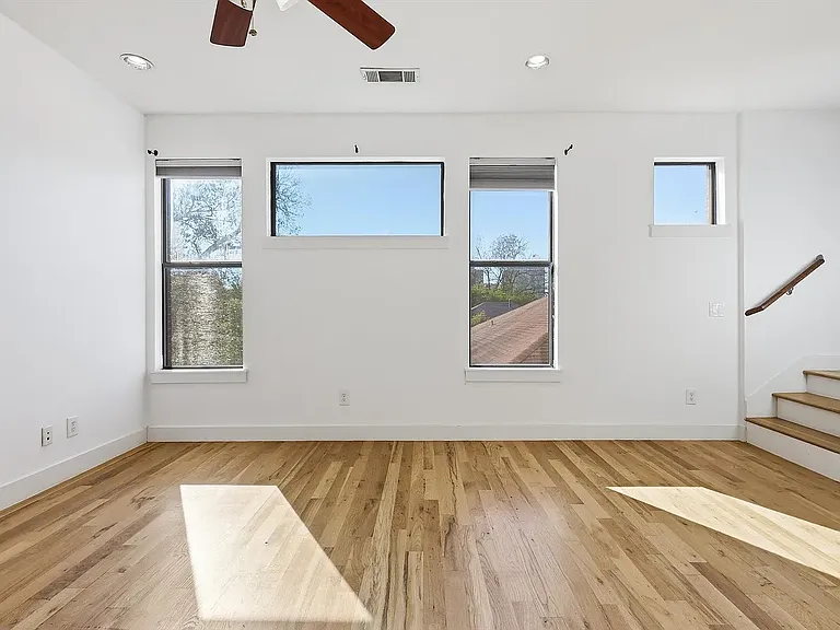 3930 Bowser Ave #10 — Photo 29