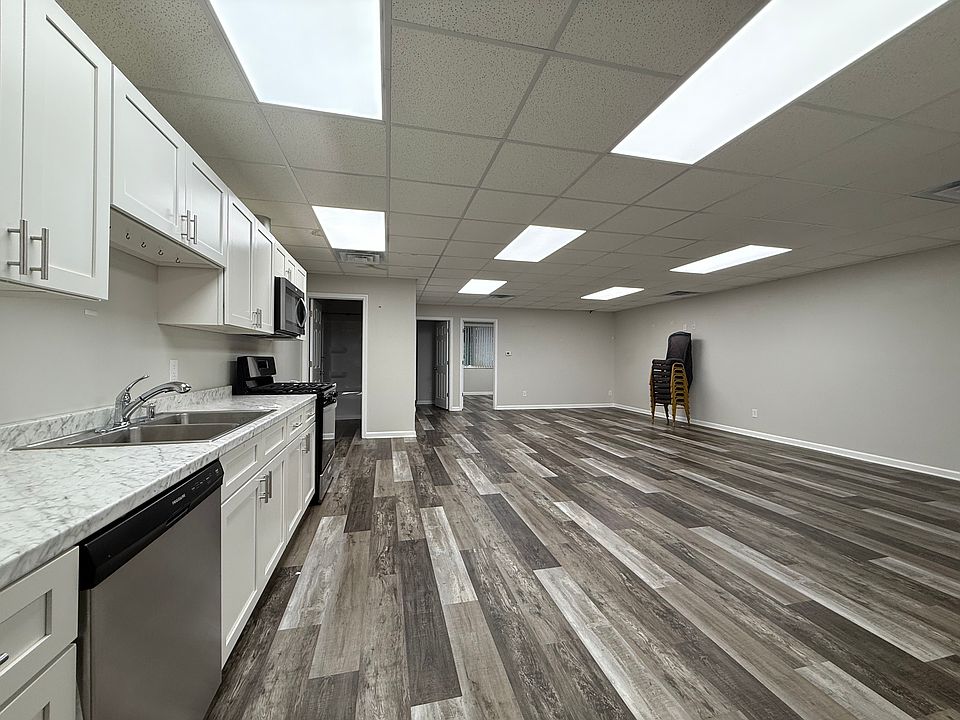 1st image of 1035 Manchester Ave #15