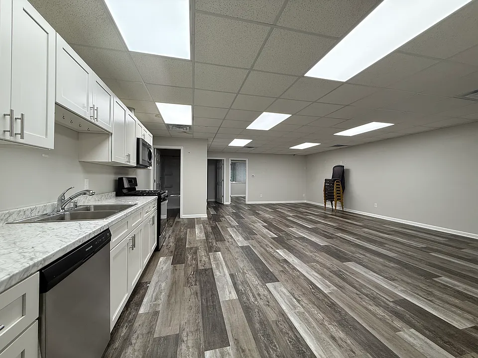 1035 Manchester Ave #15