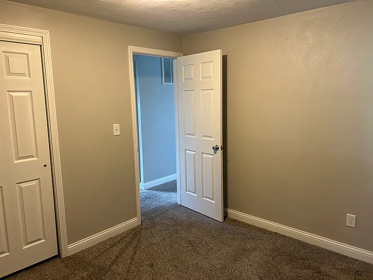 1023 Old Main St — Photo 9