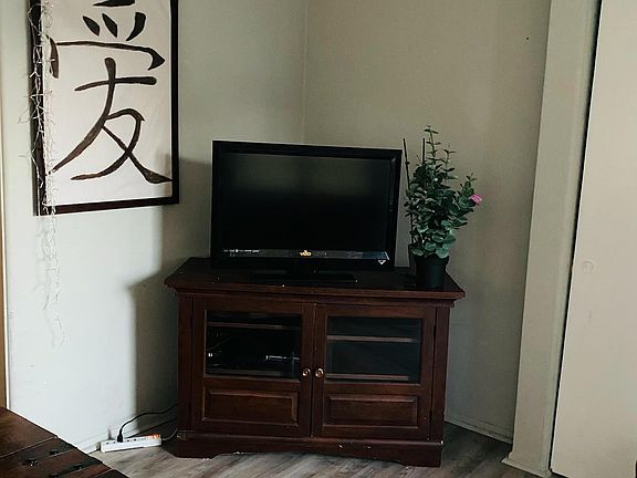 2nd image of 405 8th Ave N APT E