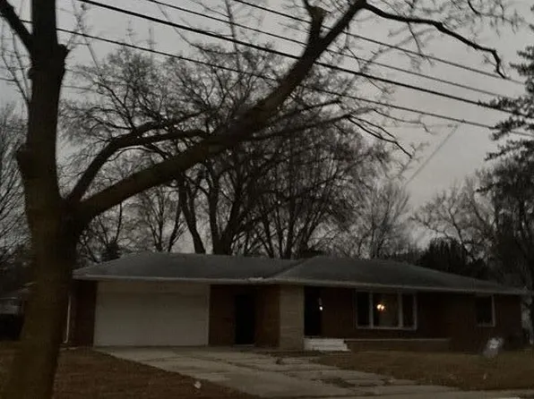 2614 Jefferson Ave, Midland, MI 48640