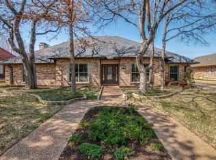 3137 Oakdale Dr, Hurst, TX 76054