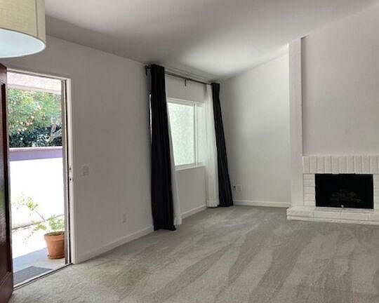 3rd image of 1524 Palisades Dr