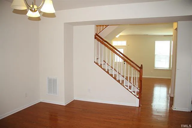 1012 Semora Ln — Photo 9