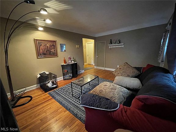 3rd image of 24330 Wildwood Ave