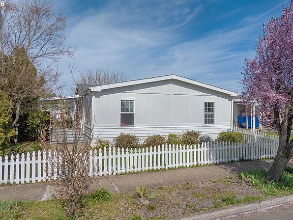 4th image of 538 Lochaven Ave