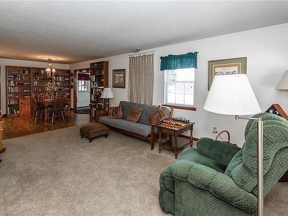 4th image of 1178 E Apple Lake Dr