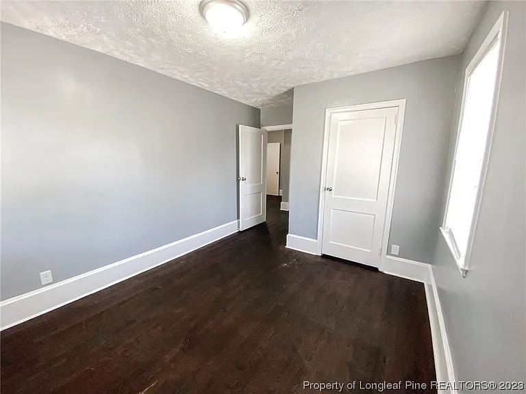 210 E 16th St #1 — Photo 13