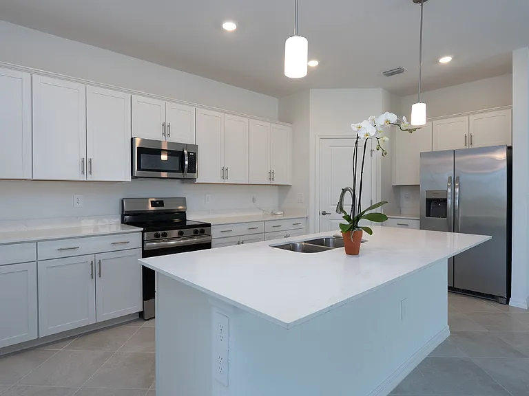 11470 Burgundy Dr — Photo 23