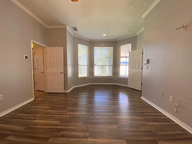 10885 Piping Rock Cir — Photo 2