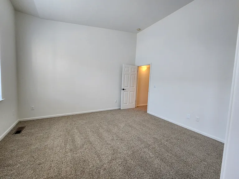 539 Torrey Pine Ln — Photo 28