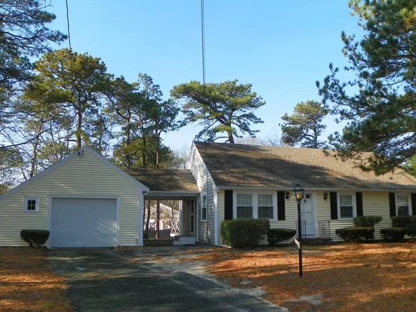 13 Sachem Village Road, West Dennis, MA 02670