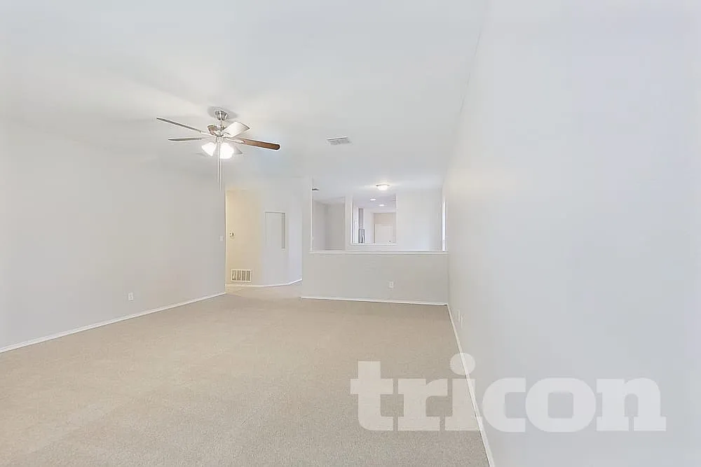 5856 Mount Plymouth Point Fort Worth TX — Photo 2