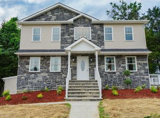 7 6th St, Aberdeen, NJ 07747