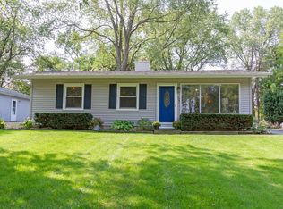 123 S Seebert St, Cary, IL 60013