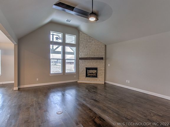 5th image of 23305 E 104th St
