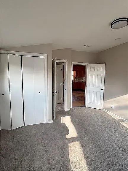 104 S Clark St — Photo 15
