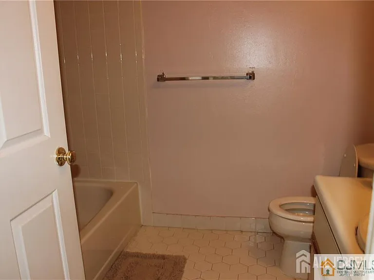 82 Keystone Ct — Photo 16