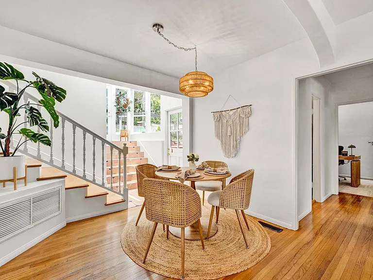 924 Park Ave — Photo 11