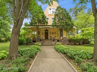 856 W Highland Ave, Elgin, IL 60123