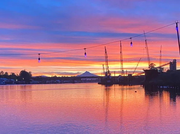 2335 N Marine Dr, Portland, OR 97217