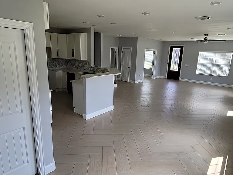 705 Carol Lynn Dr — Photo 4
