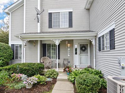 523 Sandhurst Ln #523, South Elgin, IL, 60177