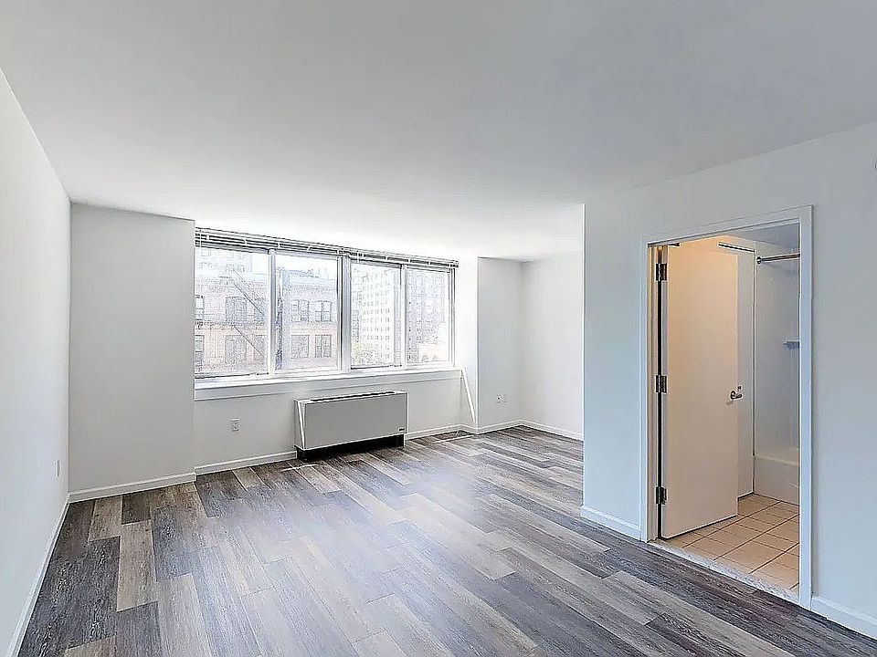 1st image of 229 Chrystie St APT 310