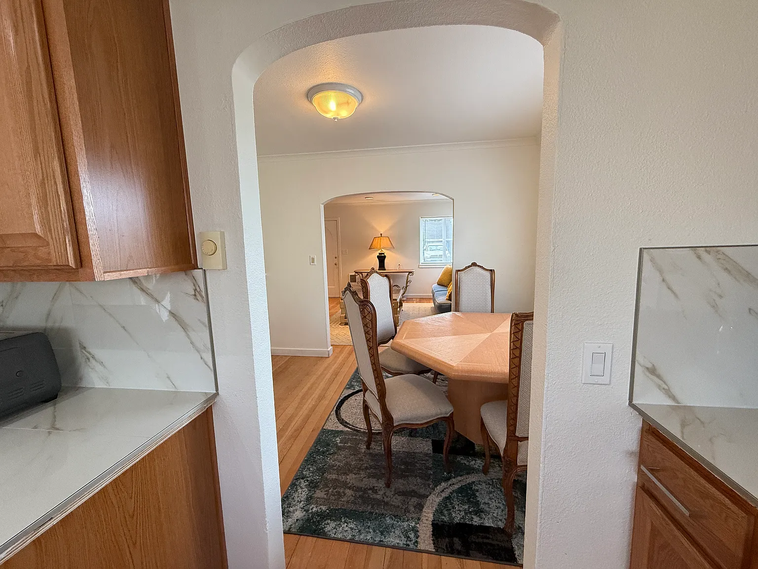 2 bed, 984 sqft, $2,400 — Photo 4