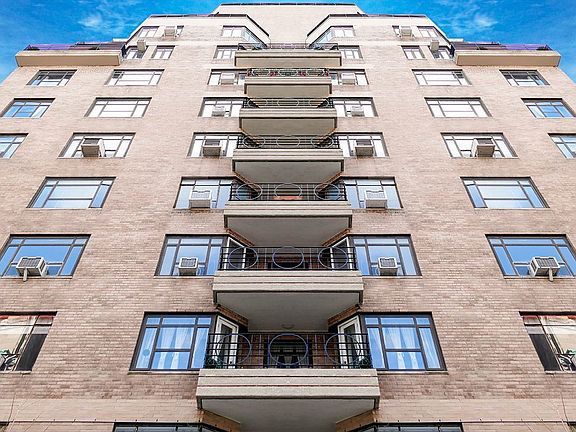 2nd image of 4 E 89th St APT 7A