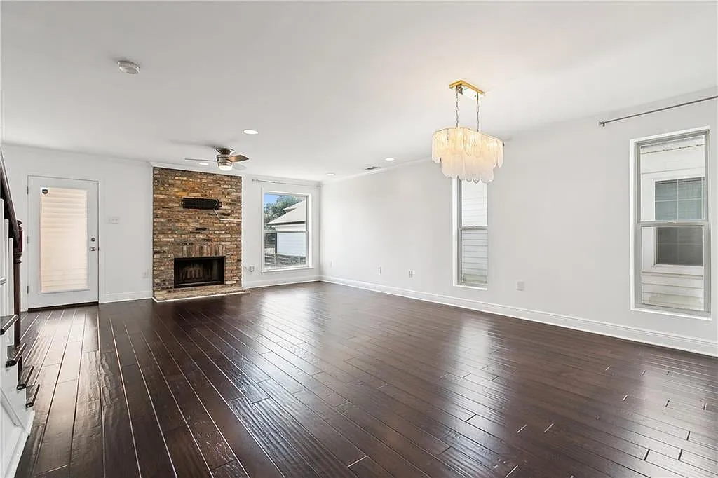 2 bed, 2.5 bath, 1589 sqft, $2,600 — Photo 2