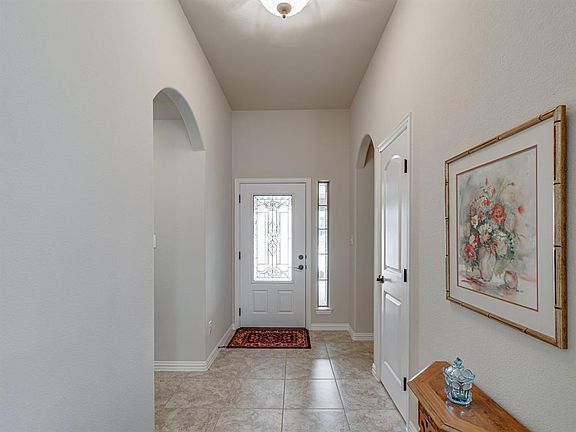 5th image of 2936 Greenway Dr