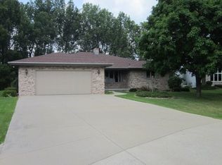 2642 Sunnyview Cir, Appleton, WI 54914