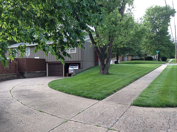 5th image of 10301 W 69th Ter