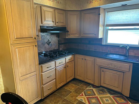 4th image of 48 Copley St #1