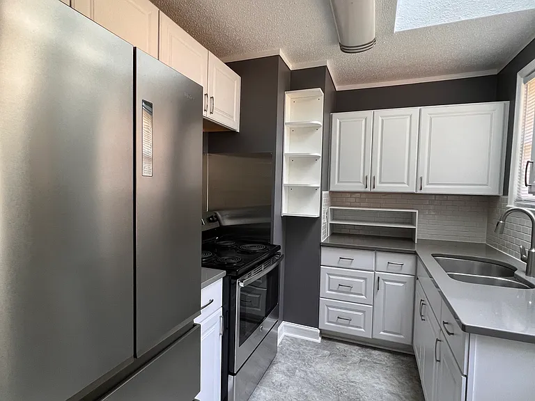 1312 Barrow Ct — Photo 6