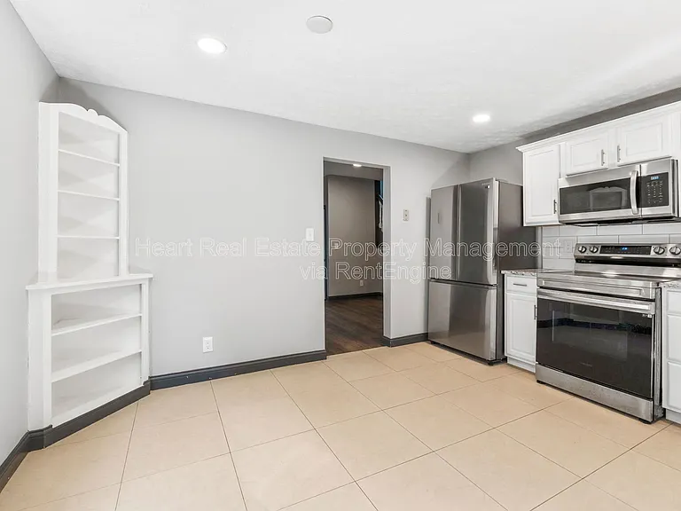 957 Harrison Ave — Photo 5