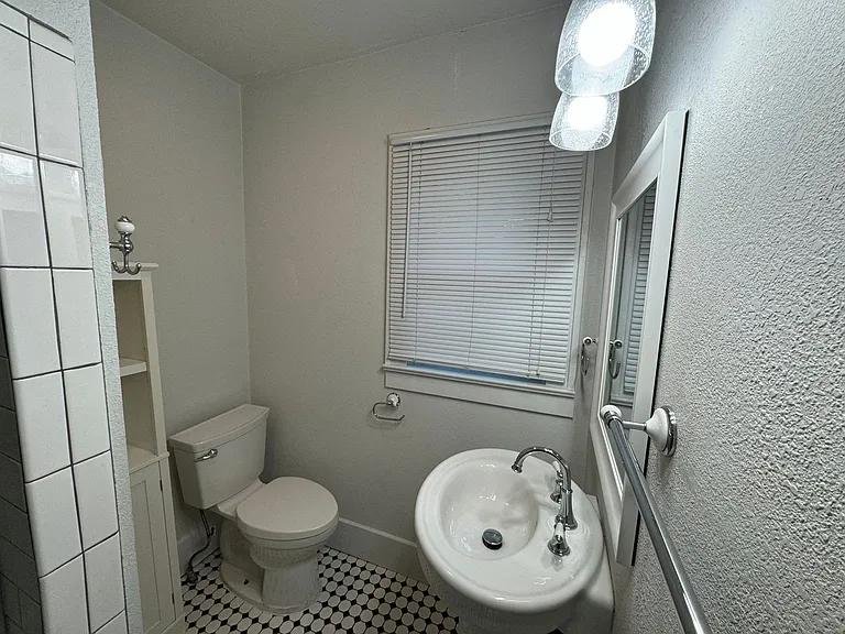 336 23rd St SE — Photo 9